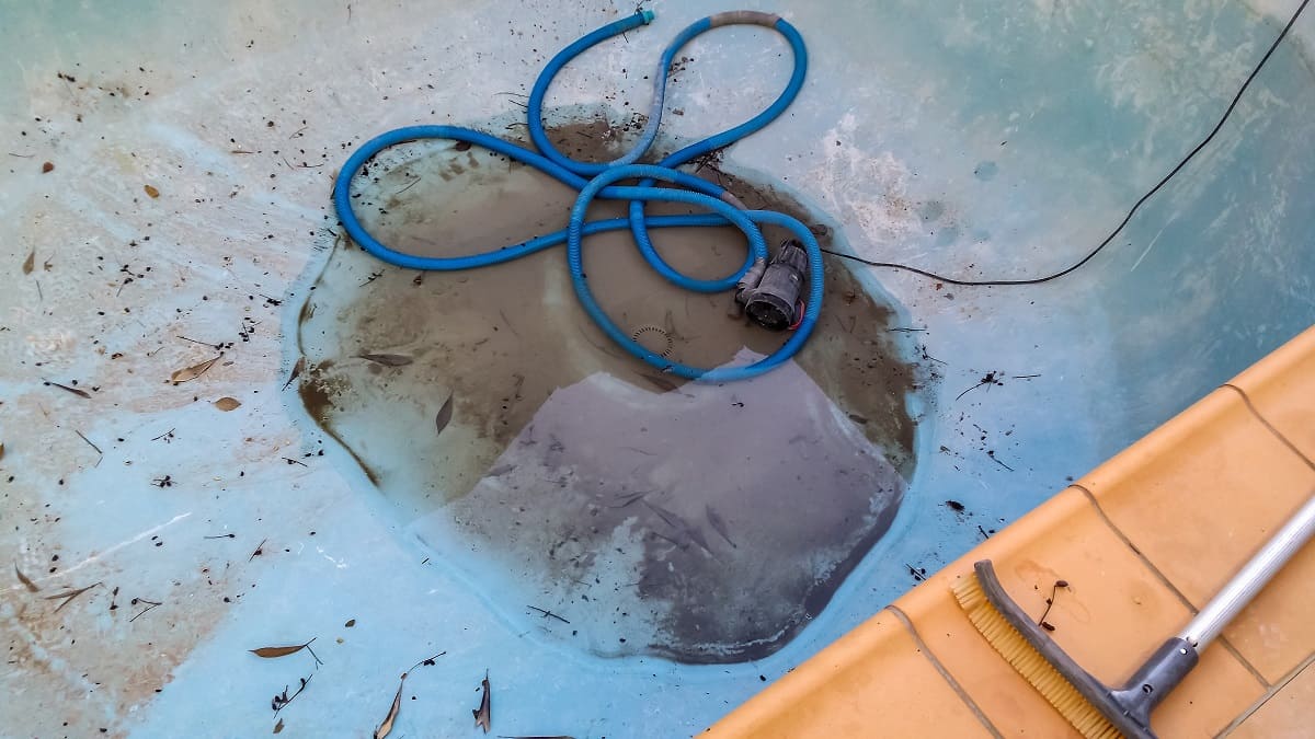 How to Clean a Pool That Has Been Sitting Randol's Pool